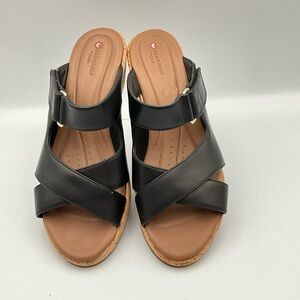 Clarks Sandals Size 9.5 Black Leather Sandals